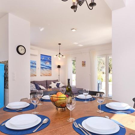 Meacres Sun Villa Miholascica Ngoại thất bức ảnh